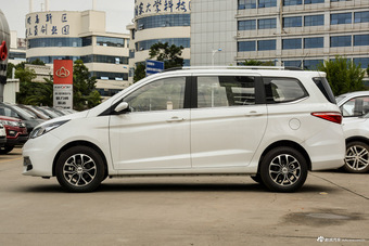 2016款长安欧尚1.5L手动精英型