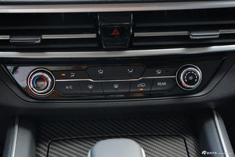 2017上汽大通D90 2.0T自动两驱水星