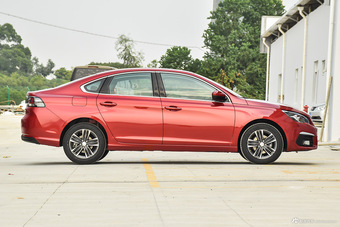 2016款标致308 1.6L自动豪华版