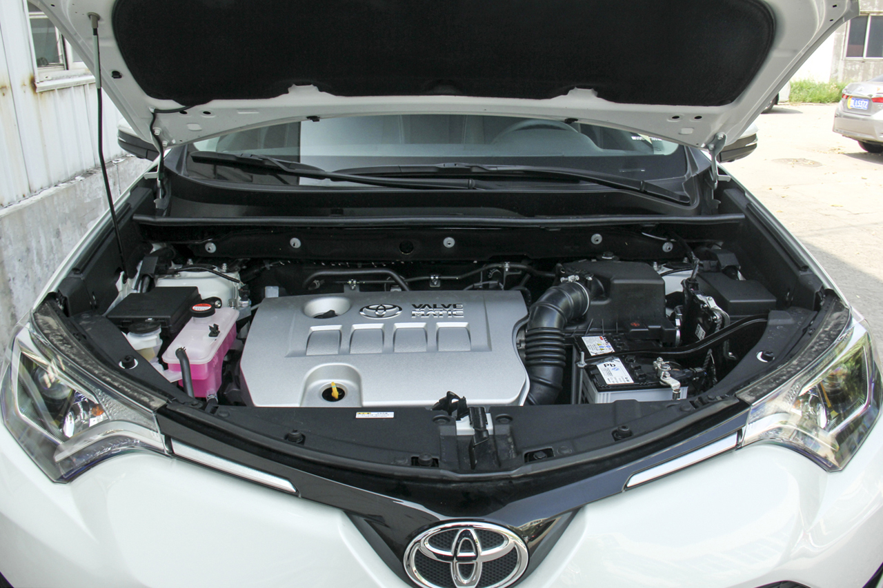 2016款RAV4荣放 2.0L自动两驱风尚版CVT