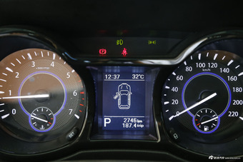 2016款驭胜S350 2.0T自动两驱汽油豪华版7座