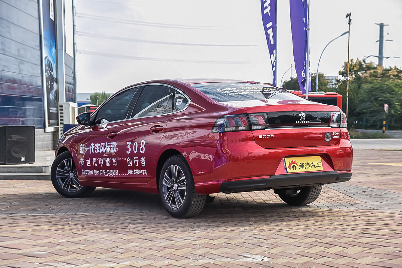 2016款标致308 1.2T自动豪华版
