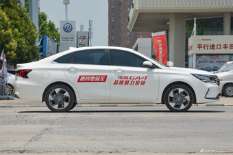 2018款传祺GA4 1.3T自动尊贵版200T