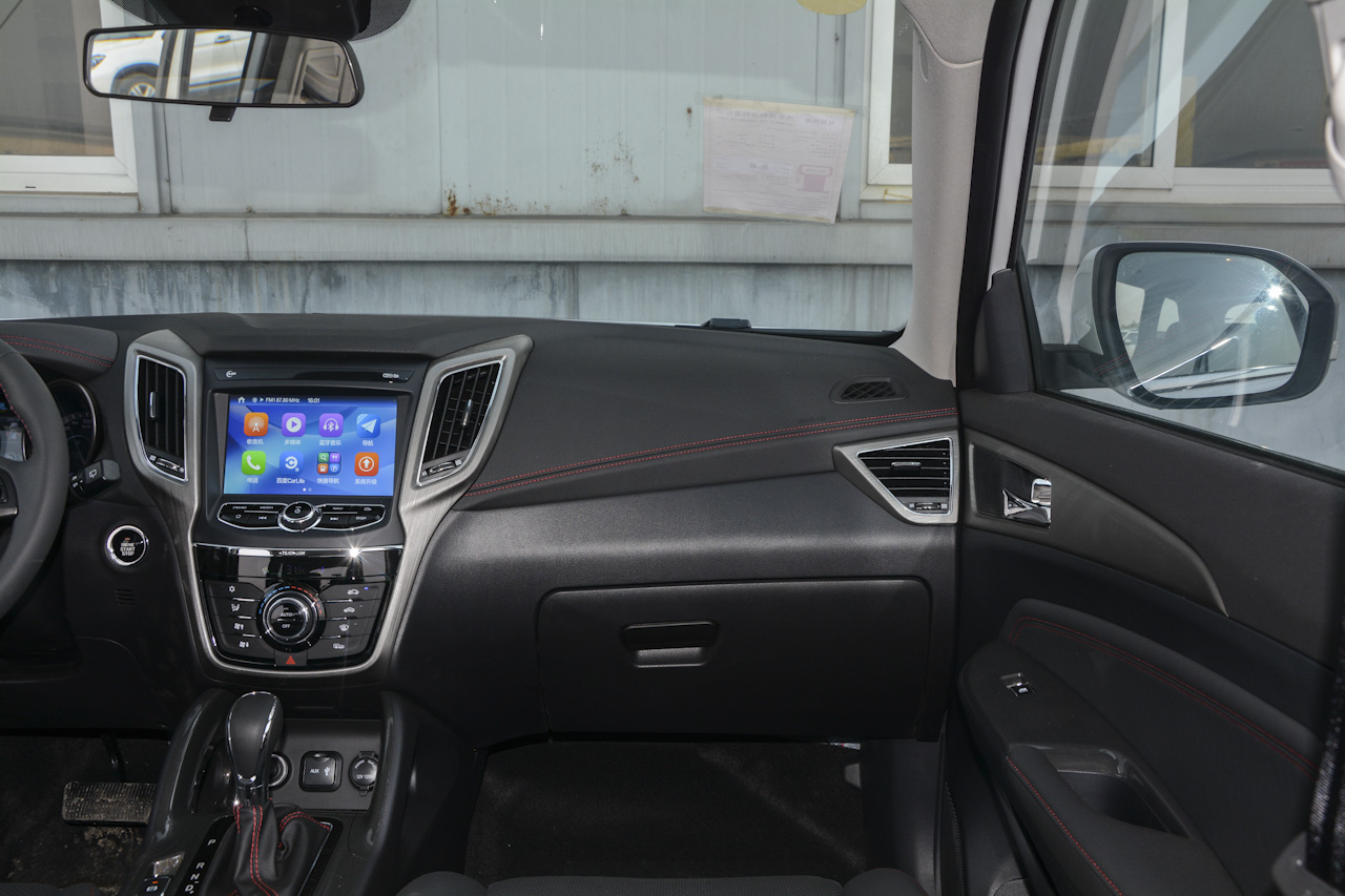 2017款CS75尚酷版1.8T自动四驱精英型