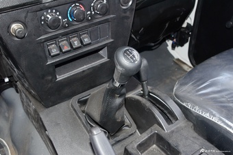 2016款战旗2.0L手动加长豪华型 三门版 国V