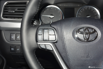 2018款汉兰达2.0T自动四驱至尊版7座