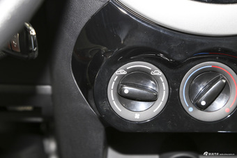 2016款吉利熊猫1.0L AMT萌动版