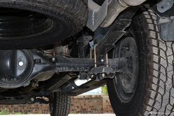 2017款黄海N3 2.5T手动四驱运动版JE4D25C