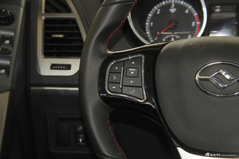 2017款黄海N3 2.5T手动两驱运动版JE4D25C