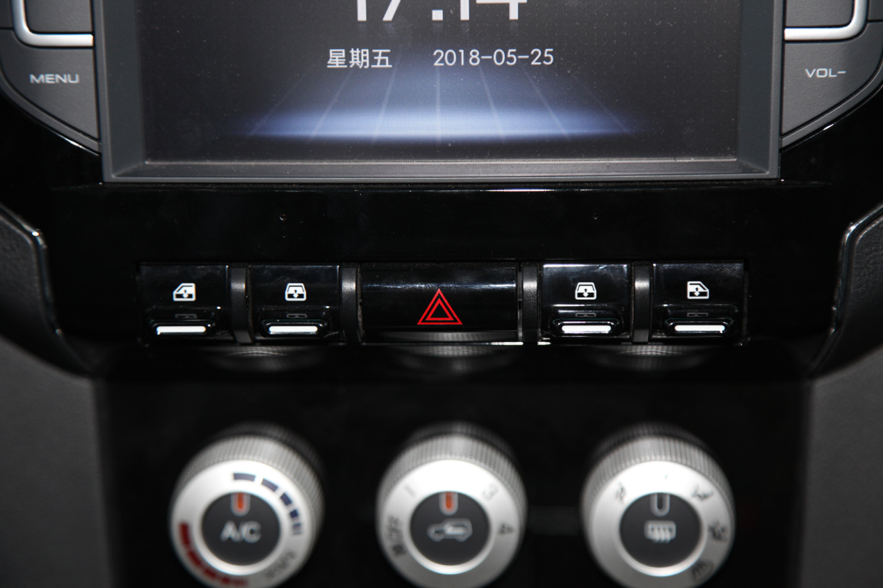 2016款北京BJ40L 2.3T自动四驱尊享版