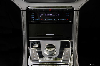 2017款大迈X7上进版 2.0T自动DCT黄山型7座