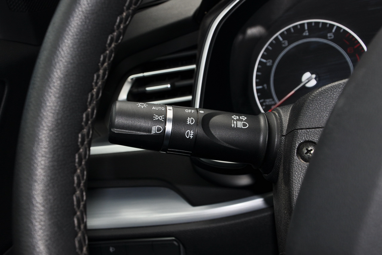 2017款哈弗H6 换代2.0T自动两驱智尚型红标