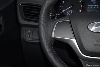 2016款现代悦纳 1.4L自动活力版SPORT