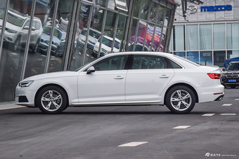 2017款奥迪A4L 2.0T自动40TFSI时尚型