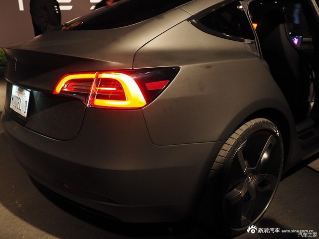 特斯拉Model 3交付