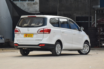 2016款宝骏730 1.5L手动超值版 7座