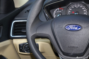 2017款福睿斯1.5L自动舒适型