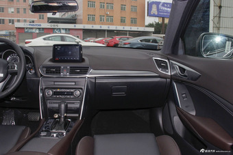 2016款马自达CX-4 2.0L自动两驱蓝天品位版