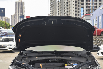 2018款荣威RX5 2.0T 30T自动两驱互联网黑金珍藏版