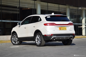 2017款林肯MKC 2.0T自动四驱尊雅版