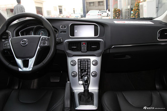 2018款沃尔沃V40 1.5T自动T3 智雅版