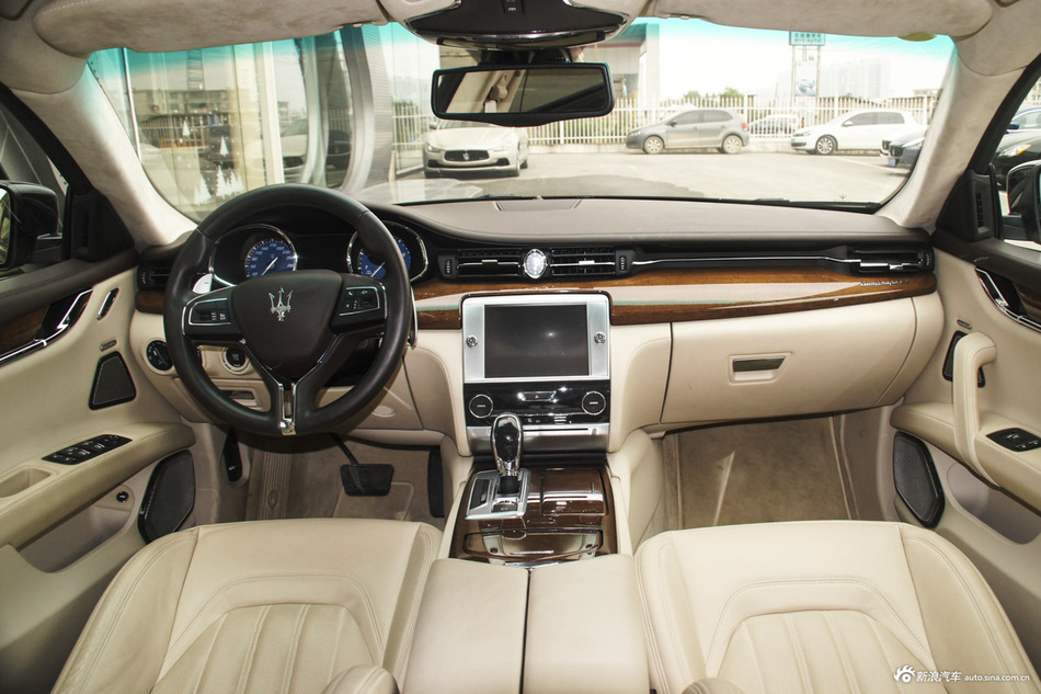 2013款总裁 3.0T自动V6标准型