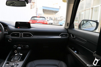 2017款马自达CX-5 2.5L自动两驱智尊型