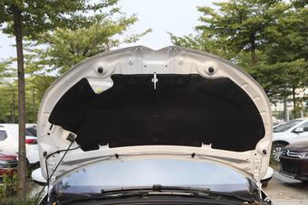 2016款雪铁龙C4L 1.6T自动精英型