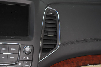 2015款荣威950 2.0T自动豪华行政版