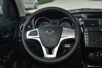 2016款北汽幻速S3 1.5L手动舒适型 朱鹭白