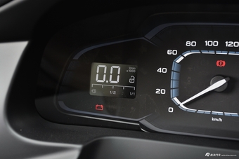 2017款荣威360 1.5L手动豪华版