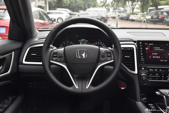 2017款本田UR-V 1.5L 240TURBO自动两驱豪华版