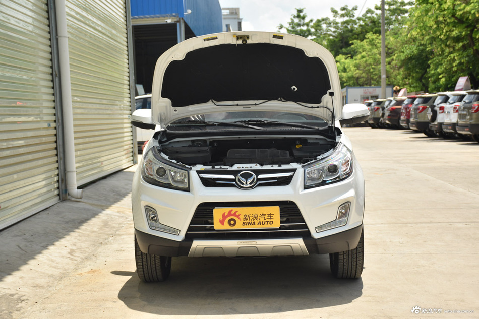 2016款北汽幻速S3 1.5L手动舒适型 朱鹭白