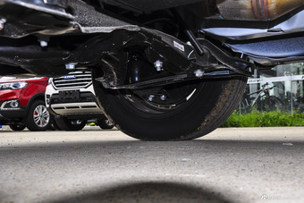 2016款哈弗H1 1.5L自动舒适型蓝标改款 钛白