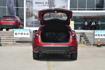 2018款马自达CX-4 2.5L自动四驱蓝天激情版