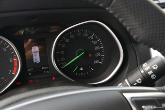 2018年北京BJ80 2.3T自动尊贵版