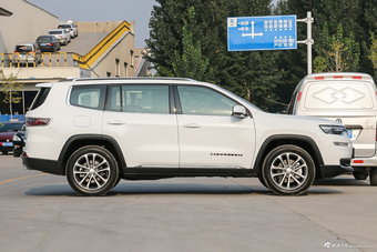 2018款大指挥官2.0T自动四驱臻享版