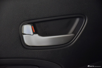 2016款起亚K3 1.6L自动GL 透明白