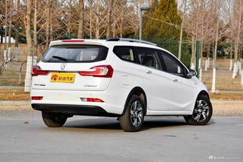 2017款宝骏310W 1.5L手动豪华型