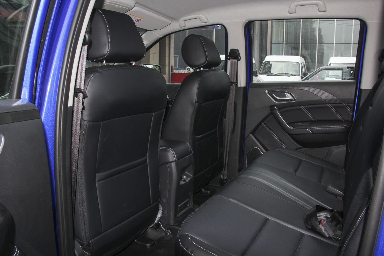 2017款域虎7 2.4T手动柴油四驱豪华版JX4D24A5L