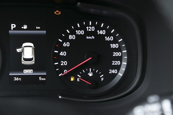 2018款现代ix35 2.0L自动两驱智勇·畅享版