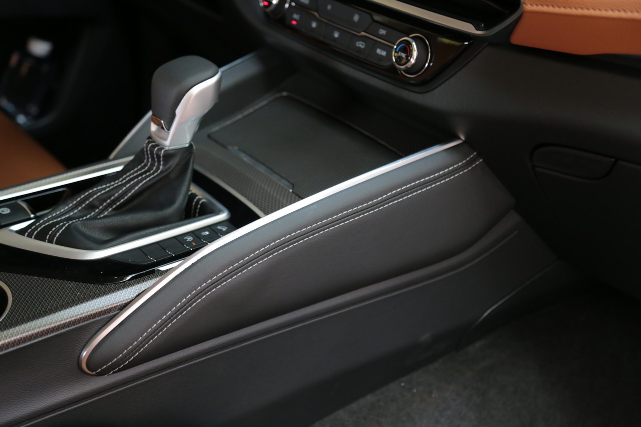 2017上汽大通D90 2.0TGI自动四驱高配版