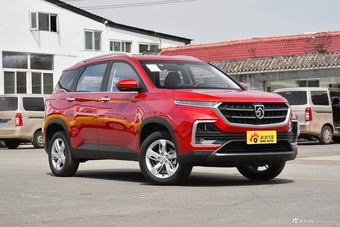 2018款宝骏530 1.8L自动豪华型