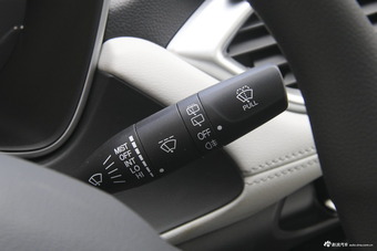 2018款宝骏530 1.8L自动豪华型