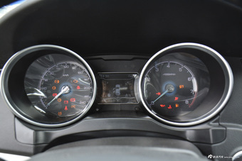 2016款众泰SR7 1.5T自动魔方之路版