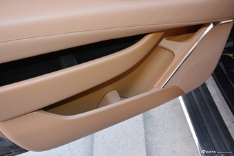 2017款凯迪拉克Escalade 6.2L自动铂金加长版 