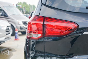 2017上汽大通D90 2.0T自动两驱水星