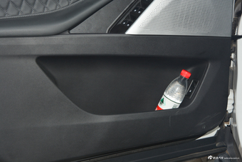 2017上汽大通D90 2.0T自动四驱北极星