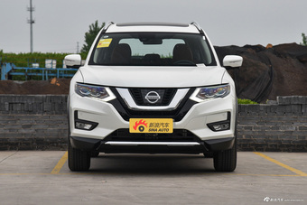 2017款奇骏2.5L自动CVT至尊版 4WD 	