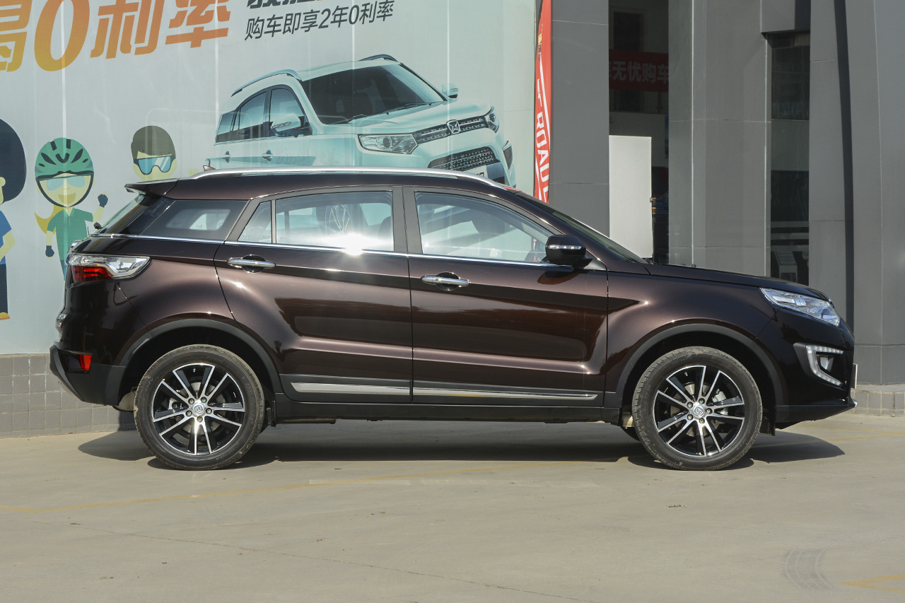 2016款驭胜S330 1.5T自动两驱旗舰版